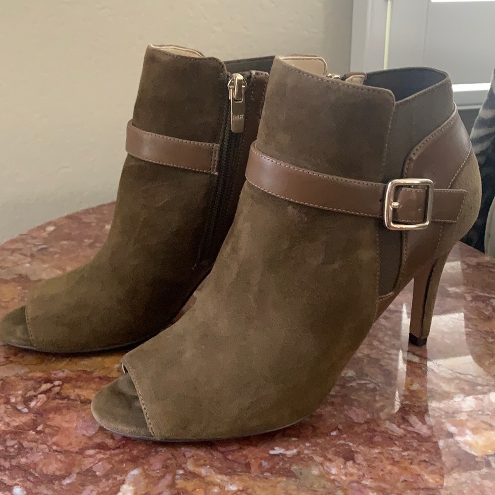 Marc Fisher suede leather shootie, leather trim and buckle, size 7.
